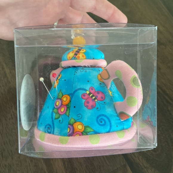 Collectible cushion pin cushion tea kettle NEW - Picture 2 of 6